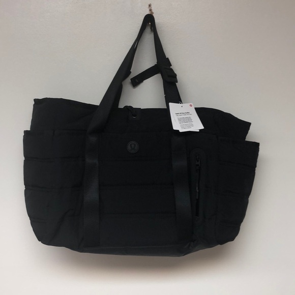 ❗️NWT❗️| Lululemon | Dash All Day Duffel. - Picture 8 of 9